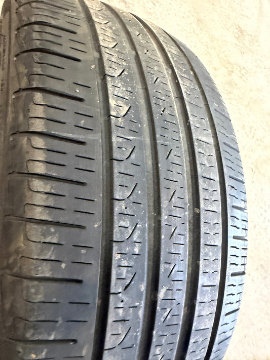 1 pneu d ete 215/45r17 pirelli en bon etat