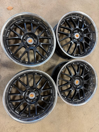 4 mags porsche 22 pouces 5x130 en tres bon état