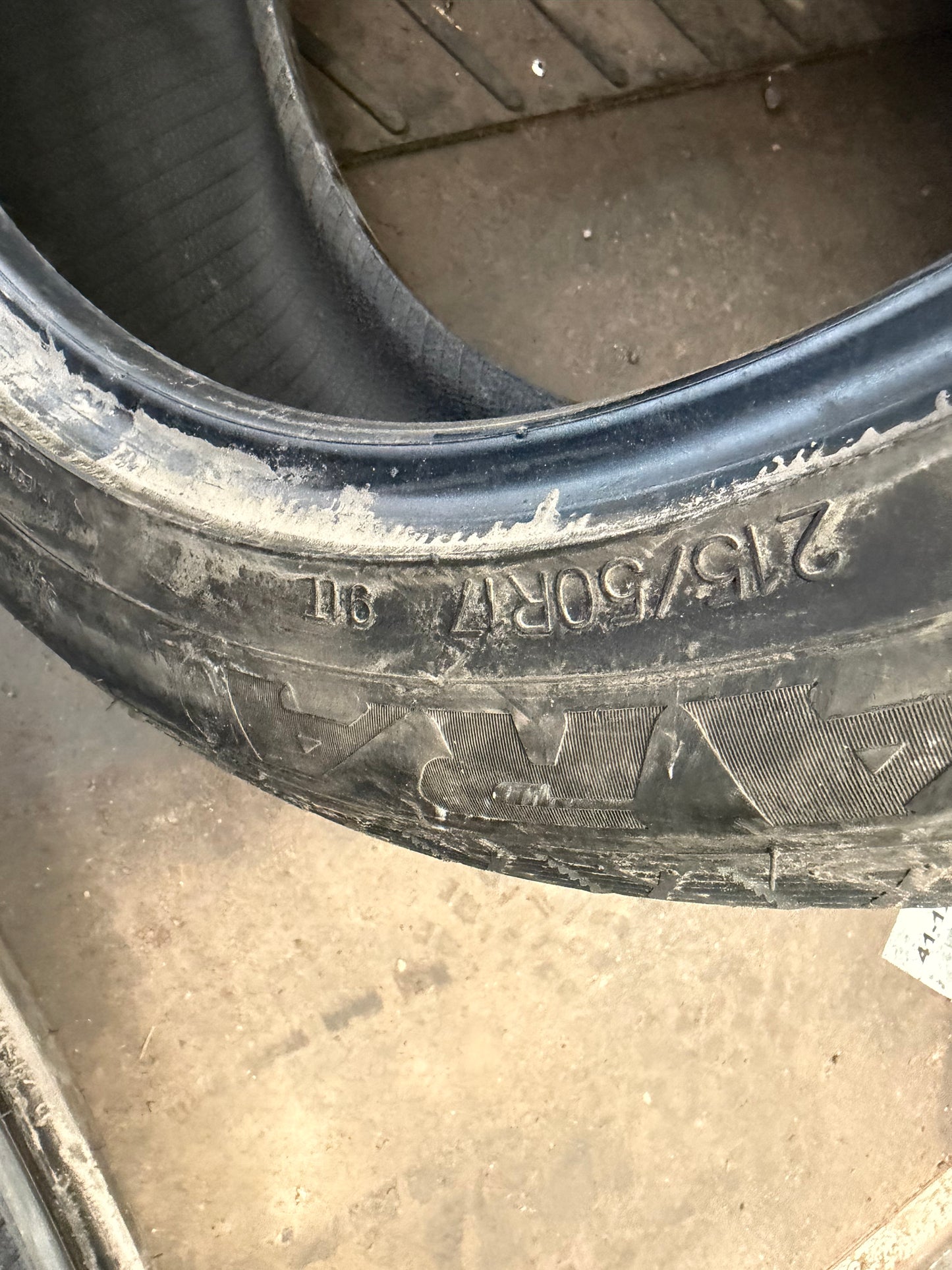 2 pneus d hiver 215/50r17 cantara