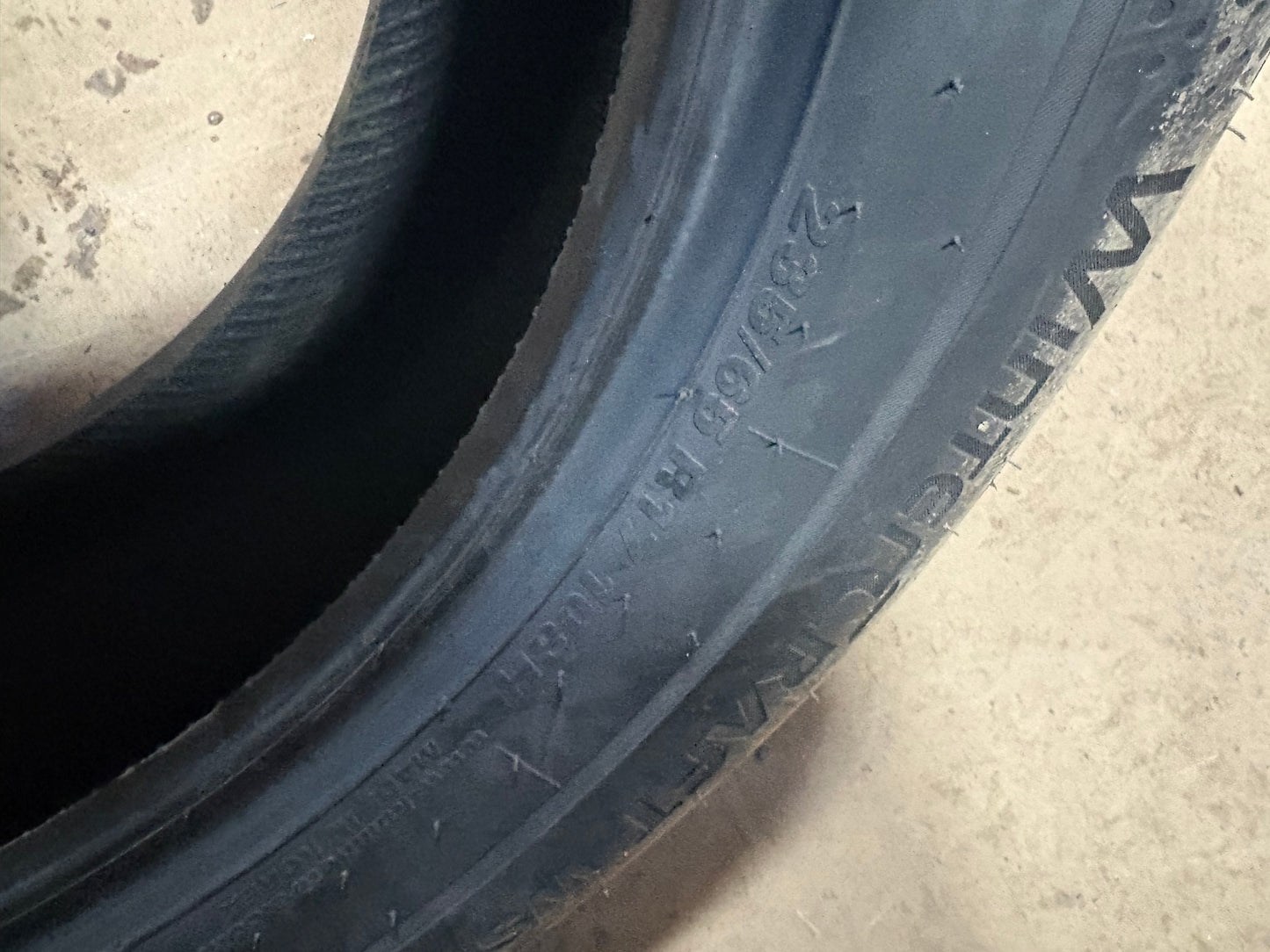 4 pneus d hiver neufs 235/65r17 kumho en liquidation