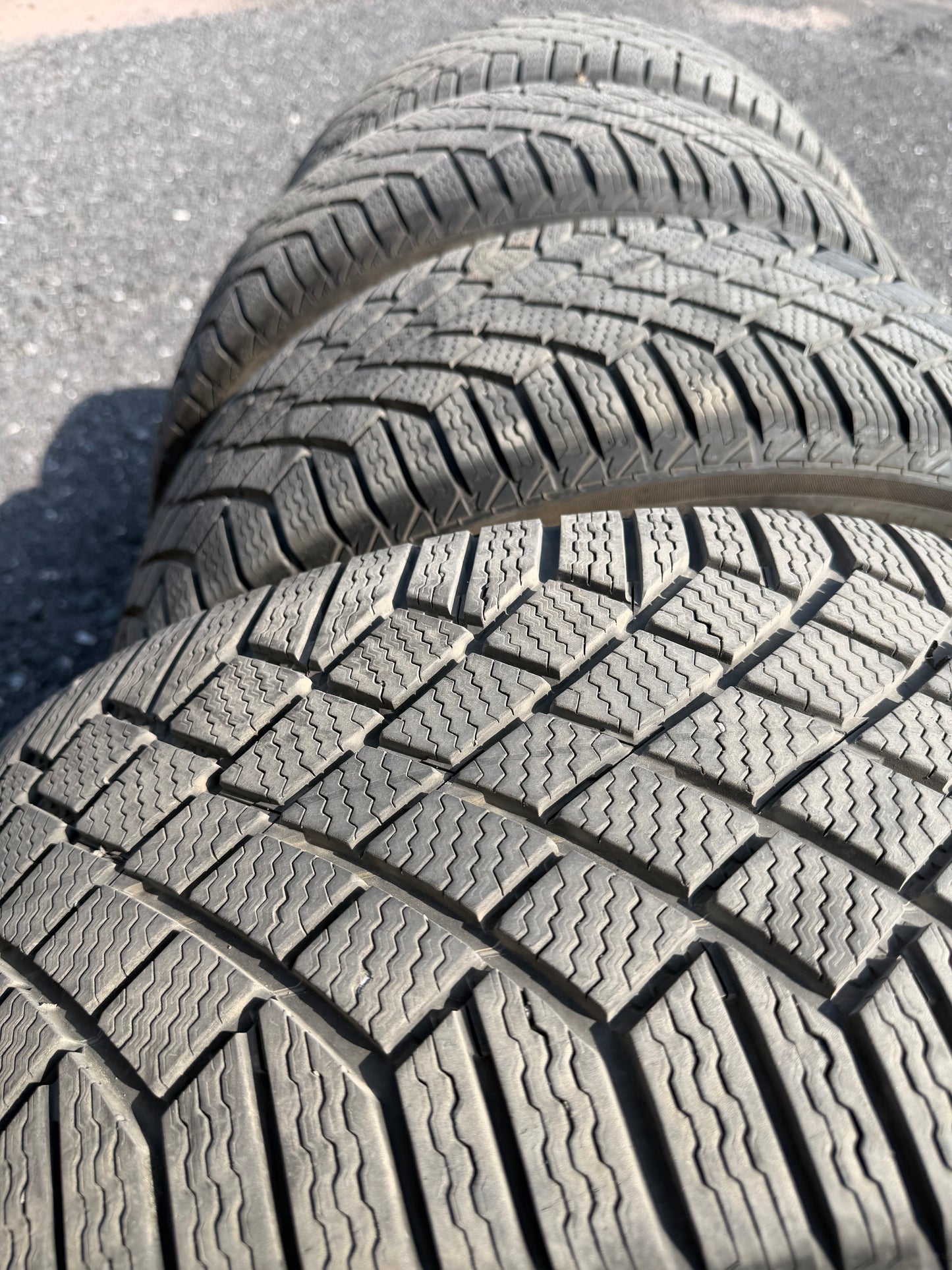 4 pneus d hiver 275/45r21 continental a l etat neuf