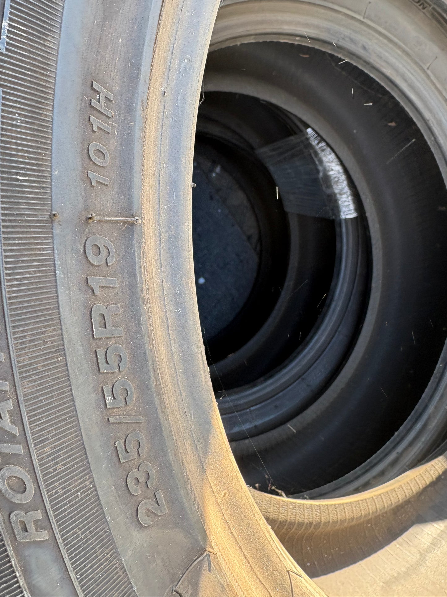 4 pneus d hiver 235/55r19 sailum en bon état