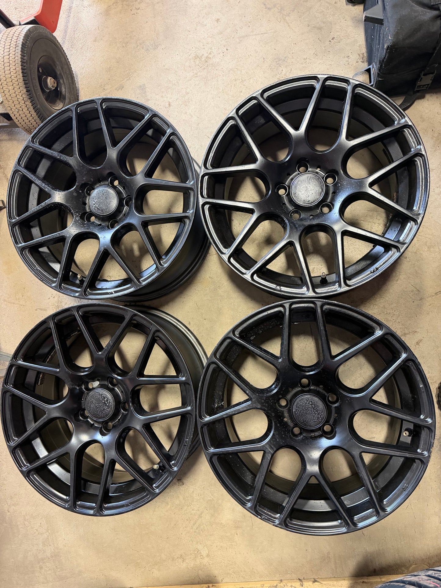 4 mags rtx 17 pouces 5x112 en bon état