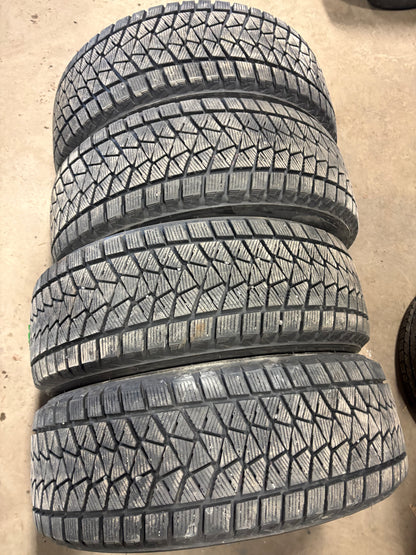 4 pneus d hiver 225/60r17 Bridgestone a l etat neuf