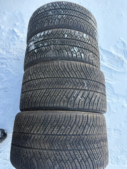 2 pneus d hiver 245/35r20 et 2 pneus 295/30r20 michelin a l état neuf