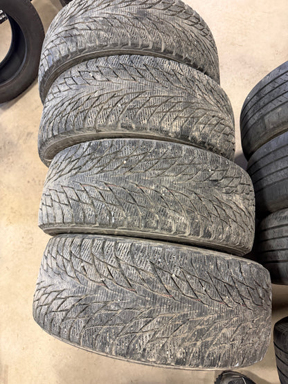 4 pneus d hiver 225/50r18 nokian en bon état