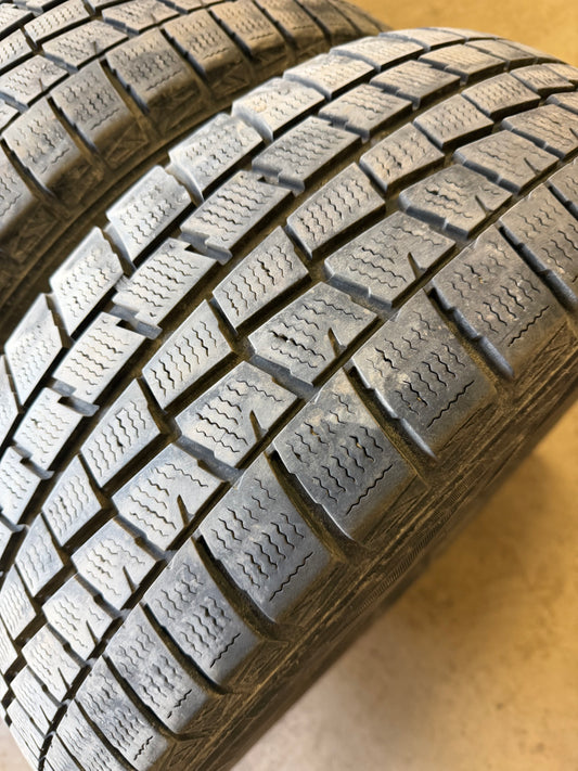 4 pneus d hiver 205/60r16 dunlop en bon état