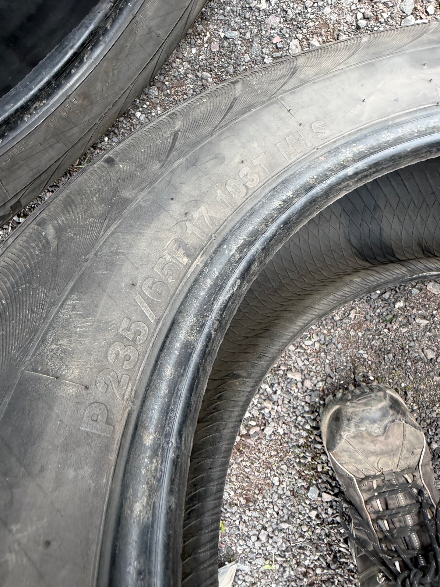 4 pneus d ete 235/65r17 kumho en bon état