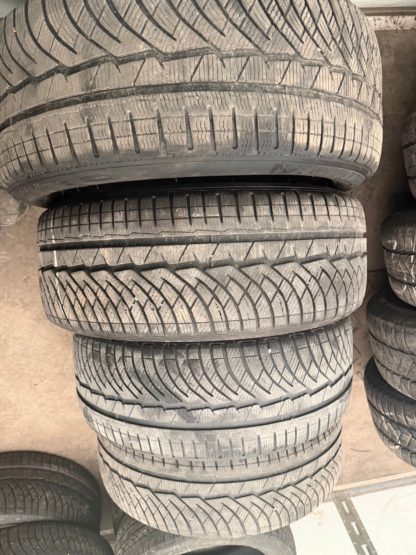 4 pneus d hiver 225/50r18 michelin run flat