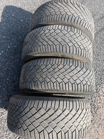 4 pneus d hiver 275/45r21 continental a l etat neuf