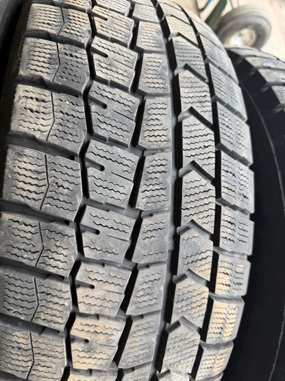 4 pneus d hiver 225/60r17 dunlop en bon état