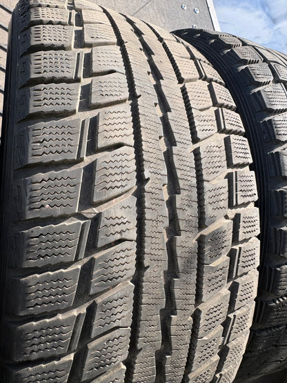 4 pneus d hiver 225/55r16 Dunlop