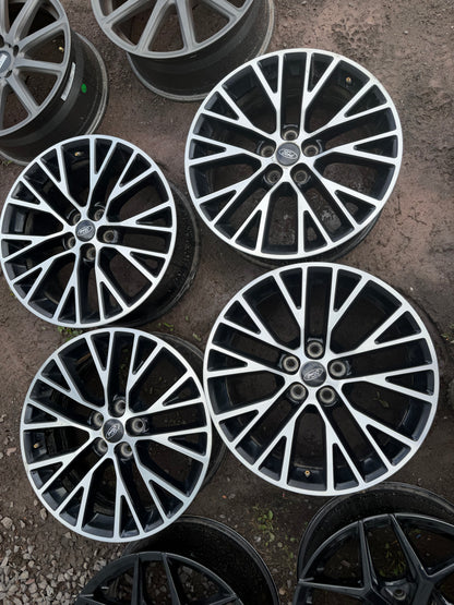 4 mags ford 18 pouces 5x108 a l etat neuf avec valves tpms