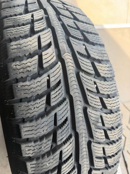 1 pneu d hiver 225/65r17 bf goodrich en bon etat