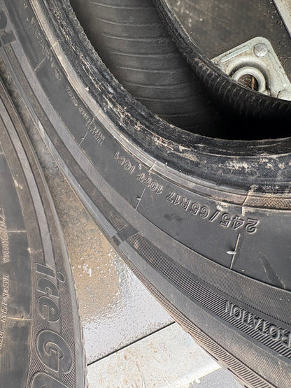 4 pneus d hiver 245/65r17 Yokohama en bon état