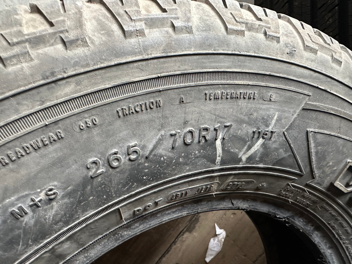 1 pneu d’été 265/70r17 goodyear en bon état