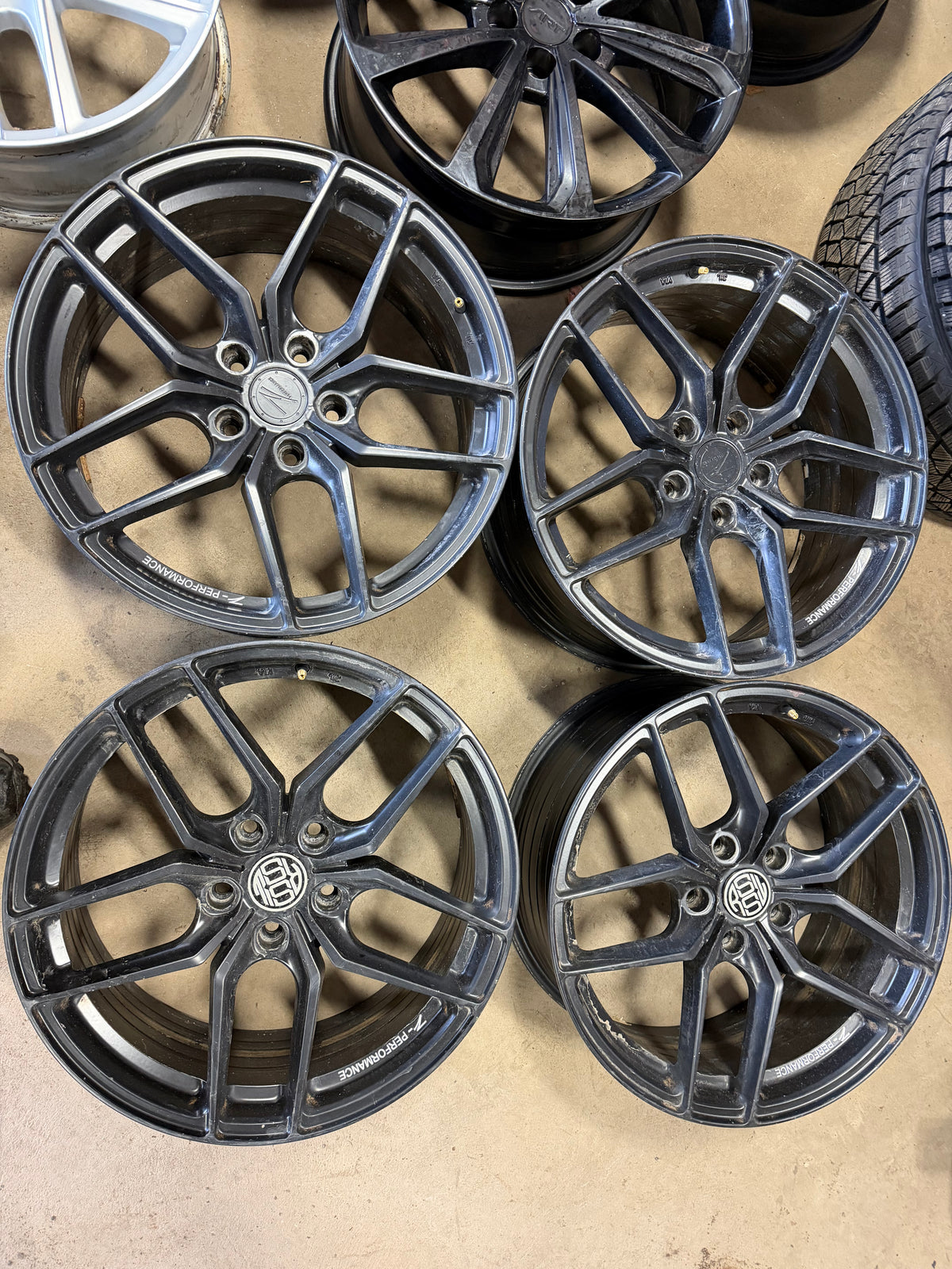 4 mags z performance 19 pouces 5x120 en bon état