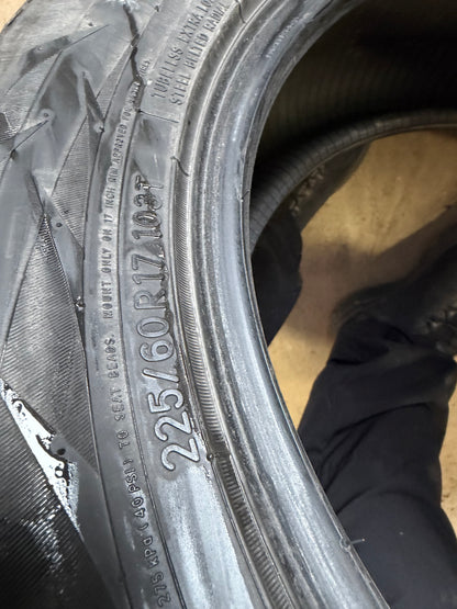 4 pneus d hiver 225/60r17 toyo a l état neuf