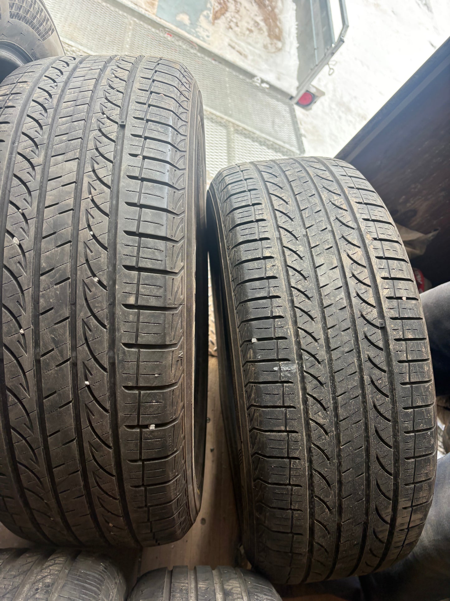 2 pneus d ete 235/55r19 Yokohama en bon état