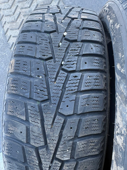 4 pneus d hiver 185/60r15 nexen