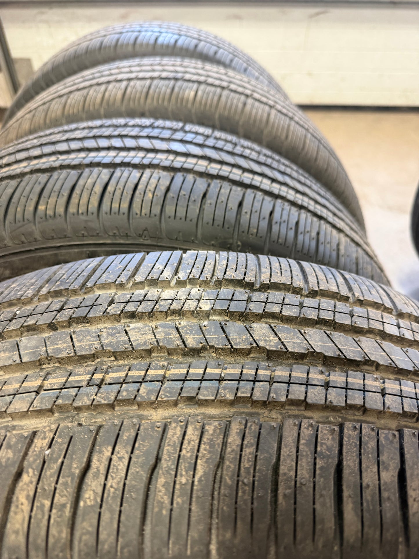 4 pneus d ete neufs 235/60r18 falken en liquidation