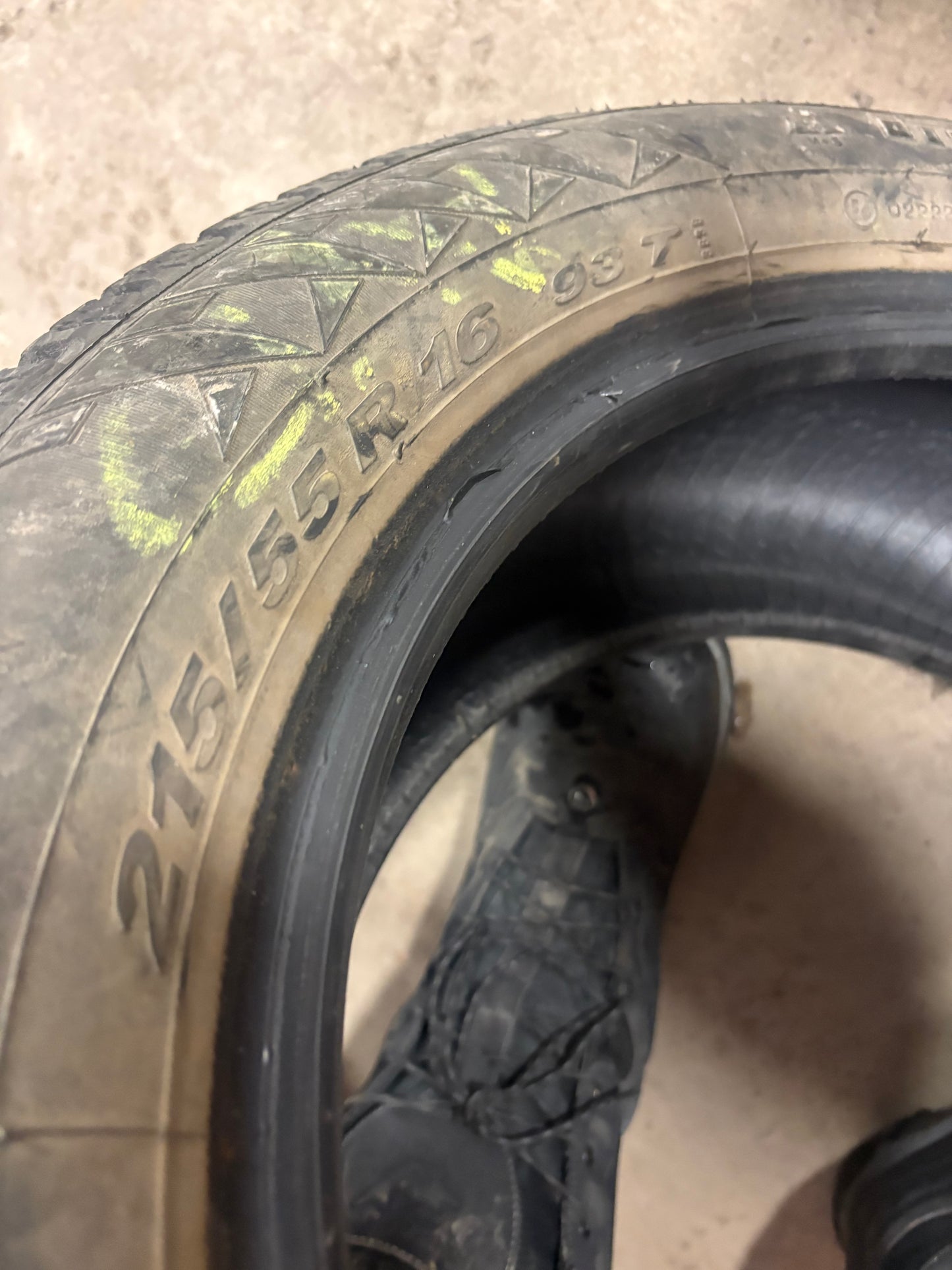 4 pneus d hiver 215/55r16 pirelli a l etat neuf