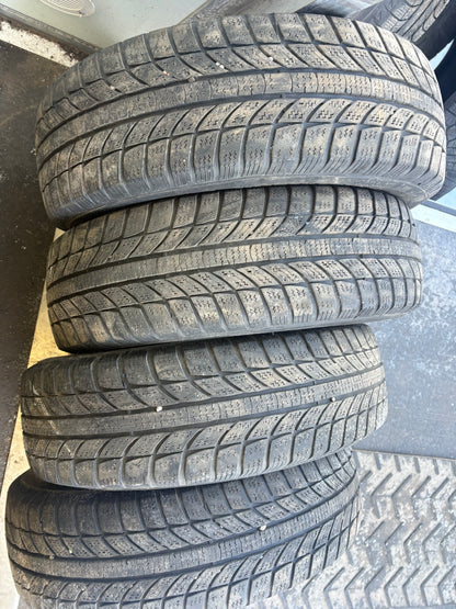 4 pneus d hiver 175/70r14 gt radial en bon état