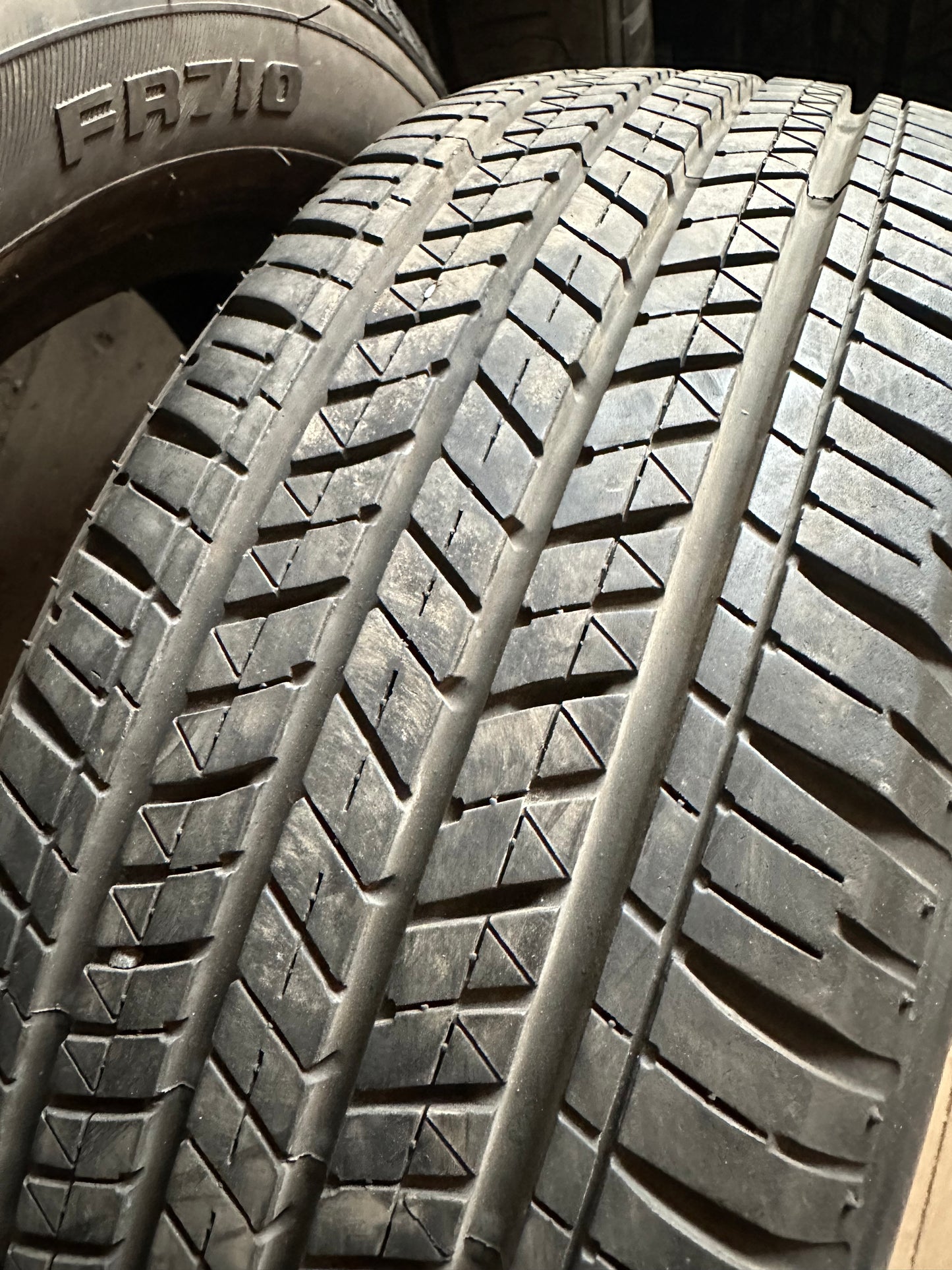 1 pneu d’été 185/60r15 firestone en très bon état