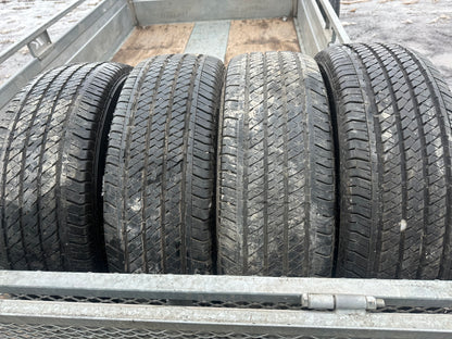 4 pneus d ete 255/70r17 Bridgestone en tres bon etat