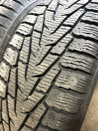 4 pneus d hiver 225/65r17 nokian a l état neuf