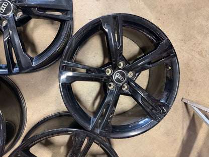 4 mags d origine audi 19 pouces 5x112 a l état neuf