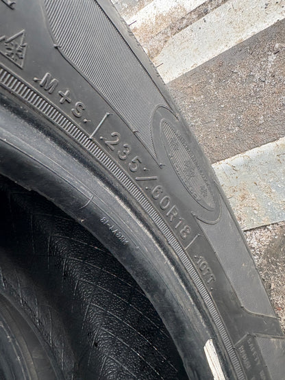 4 pneus d hiver 235/60r18 good year en bon état