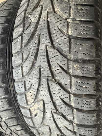 4 pneus d hiver 215/65r16 sailum en bon état