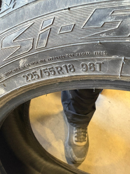 1 pneu d hiver 225/55r18 toyo en bon etat