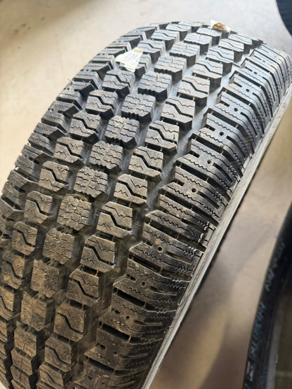 1 pneu d hiver neuf 235/70r16 winterking en liquidation