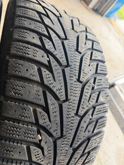 4 pneus d hiver 225/45r17 hankook en bon état