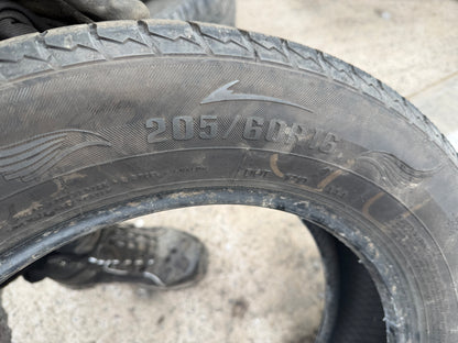 4 pneus d hiver 205/60r16 royal snow