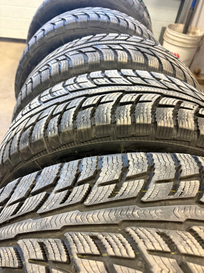 4 pneus d hiver 215/65r16 bf goodrich a l état neuf