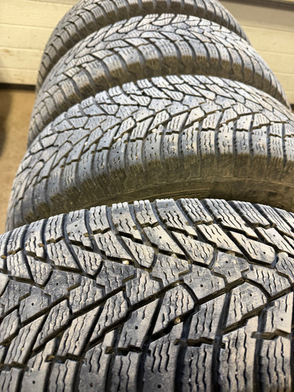 4 pneus d hiver 215/65r17 gt radial en bon état