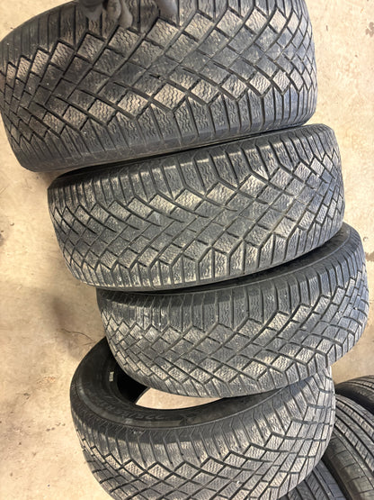 4 pneus d hiver 225/55r17 continental en bon etat