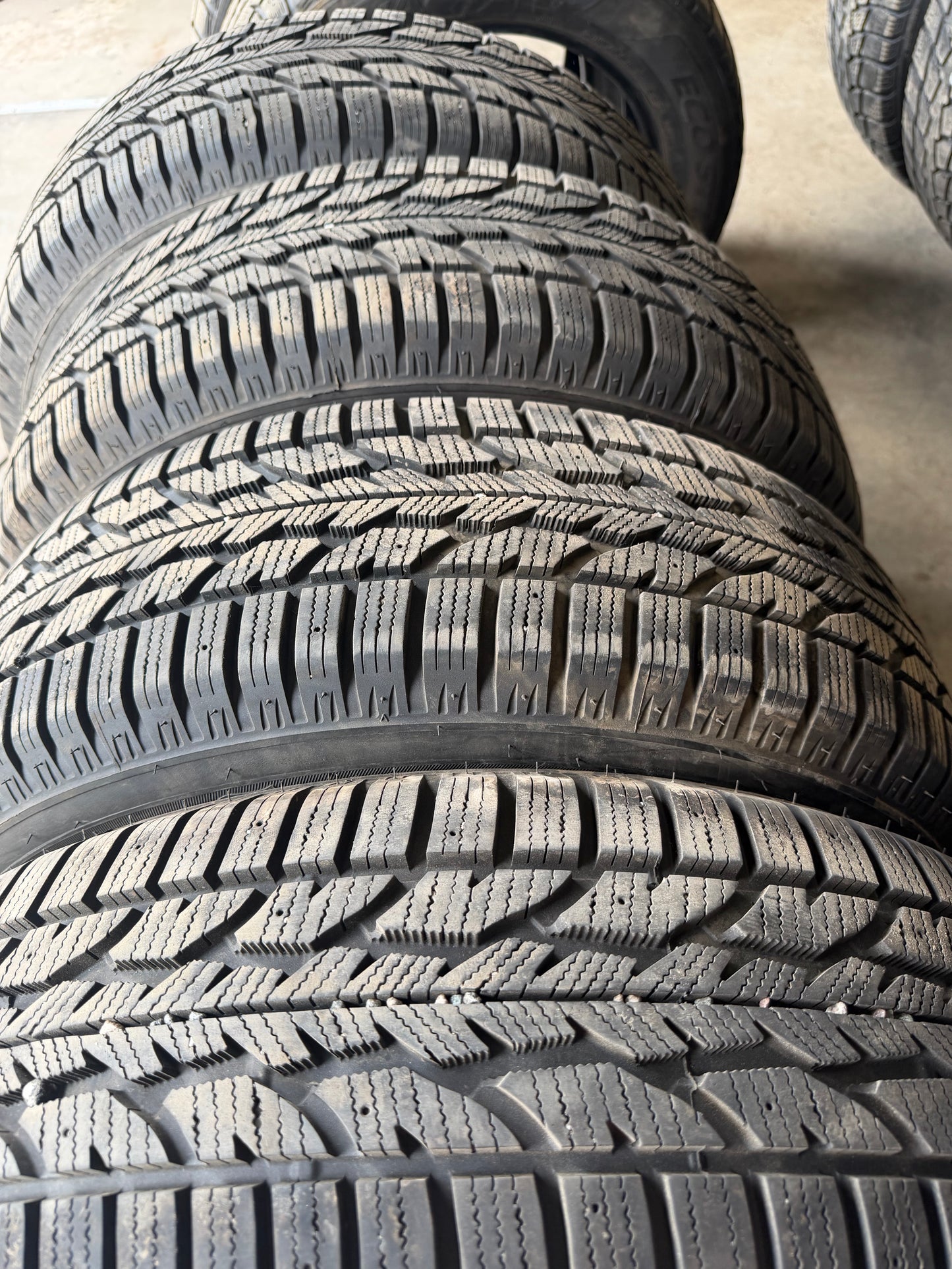 4 pneus d hiver 225/65r17 firestone a l état neuf