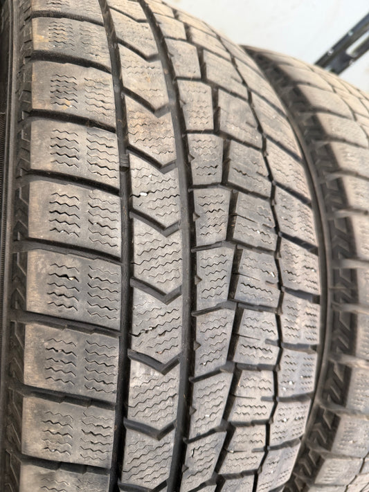 4 pneus d hiver 205/60r16 dunlop en bon état
