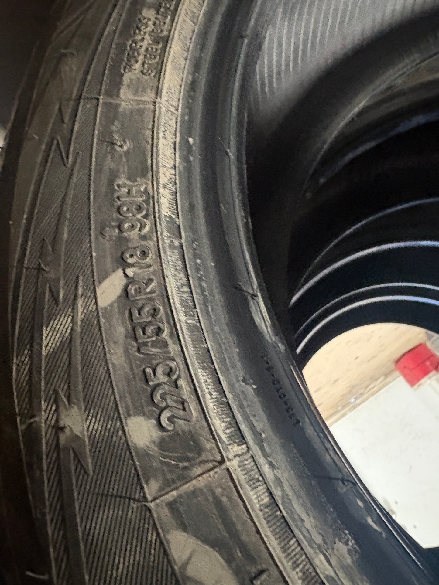 4 pneus d hiver 225/55r18 toyo a l etat neuf