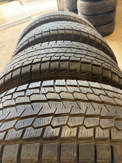 4 pneus d hiver 235/65r18 Yokohama a l état neuf