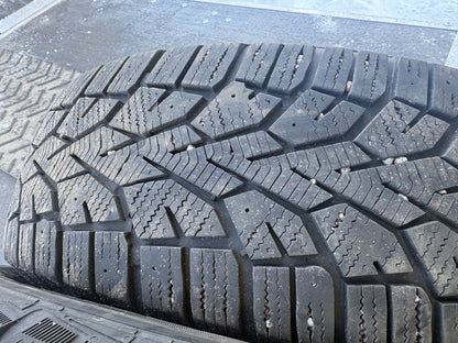 4 pneus d hiver 195/65r15 general en tres bon état