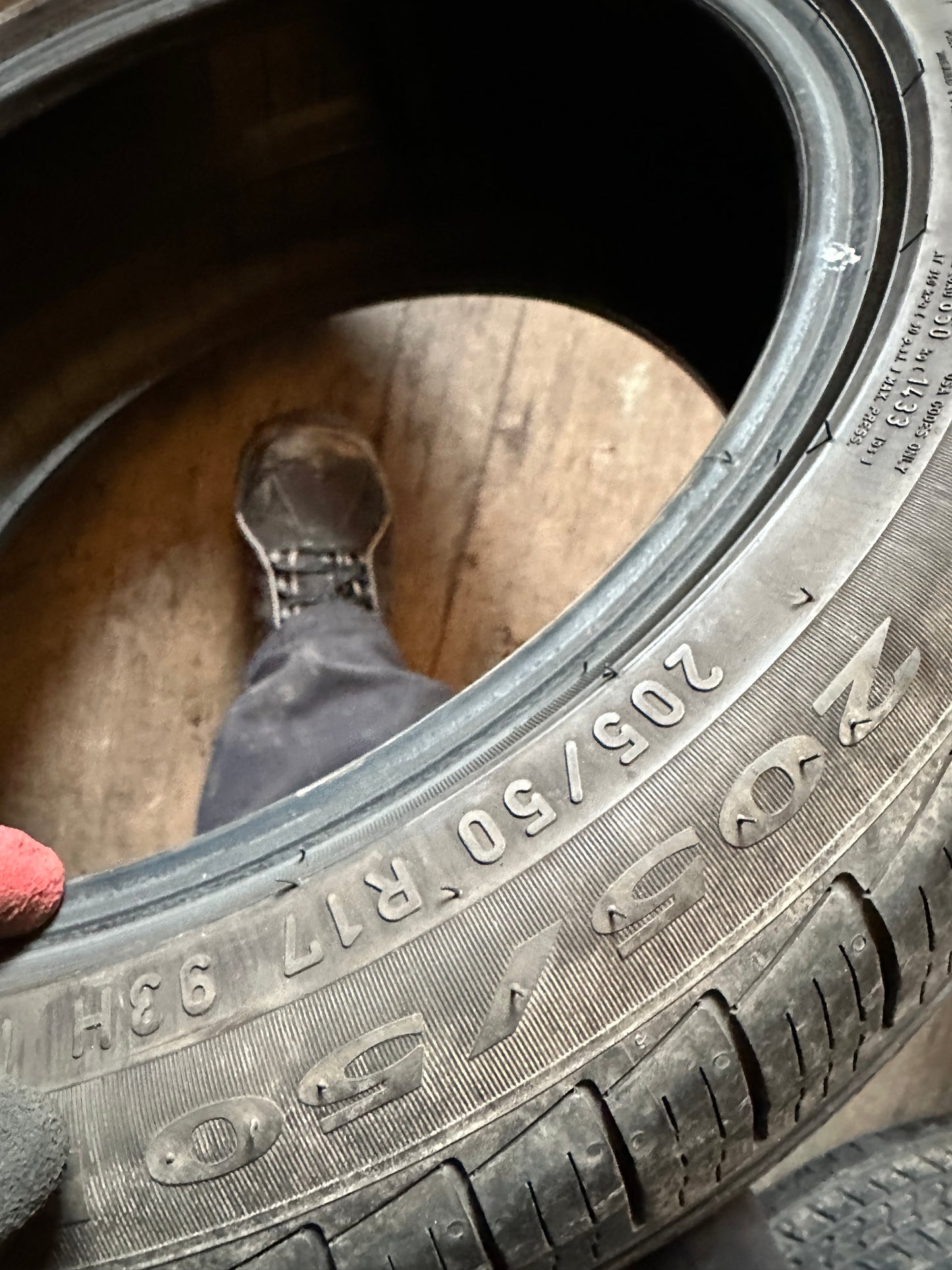 1 pneu d’été 205/50r17 pirelli en bon état