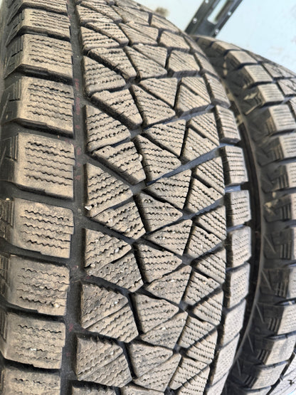 4 pneus d hiver 265/70r17 bridgestone en tres bon état