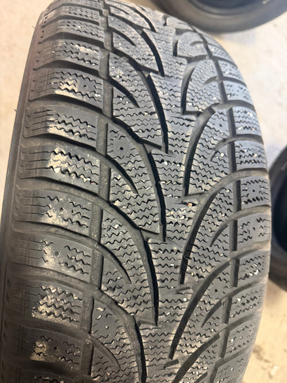 1 pneus d hiver 225/55r18 sailum en bon état