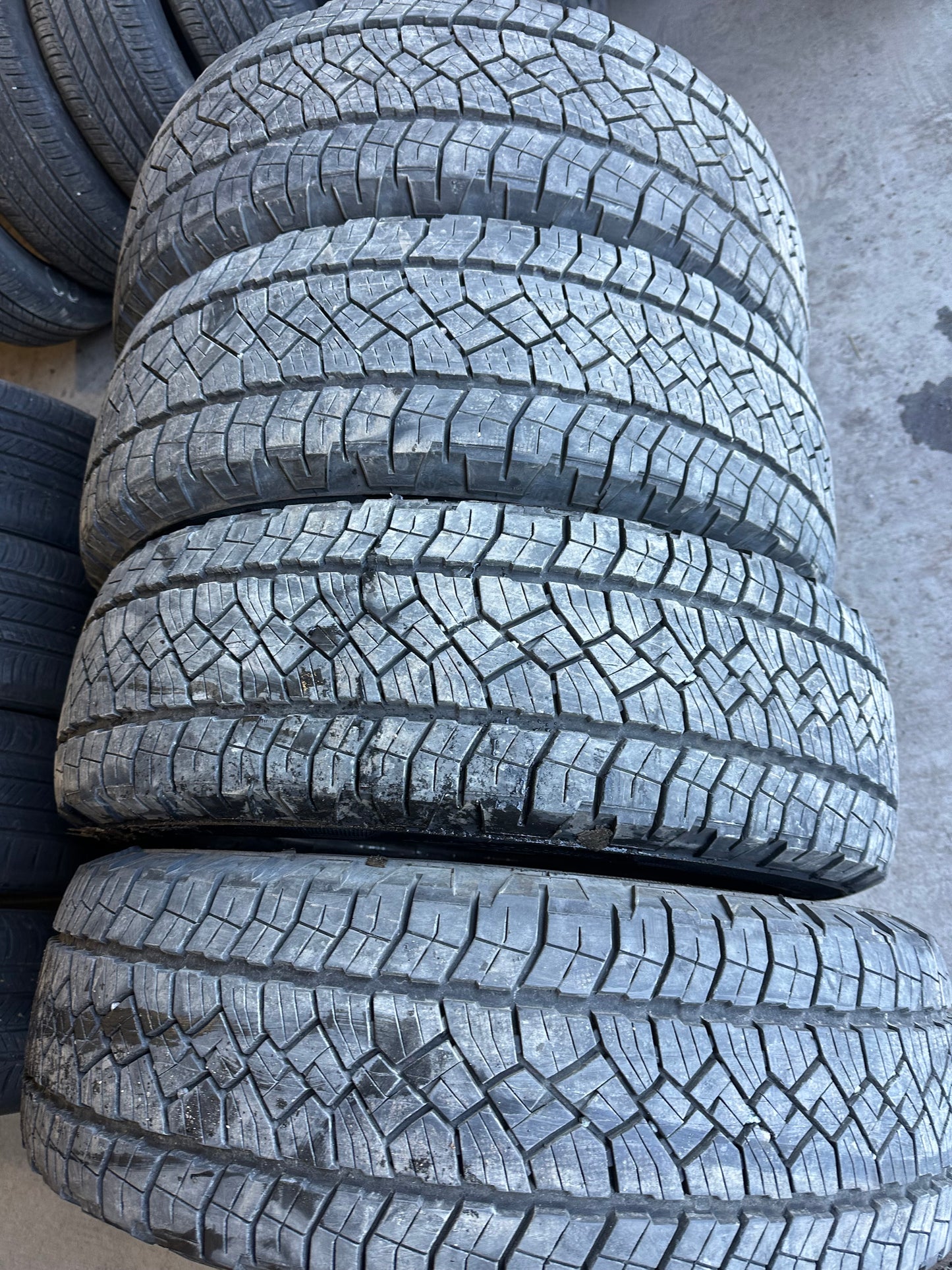 4 pneus d ete 18 pouces pour ford f-150 en tres bon etat