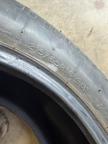 4 pneus d hiver 215/65r16 uniroyal en bon état